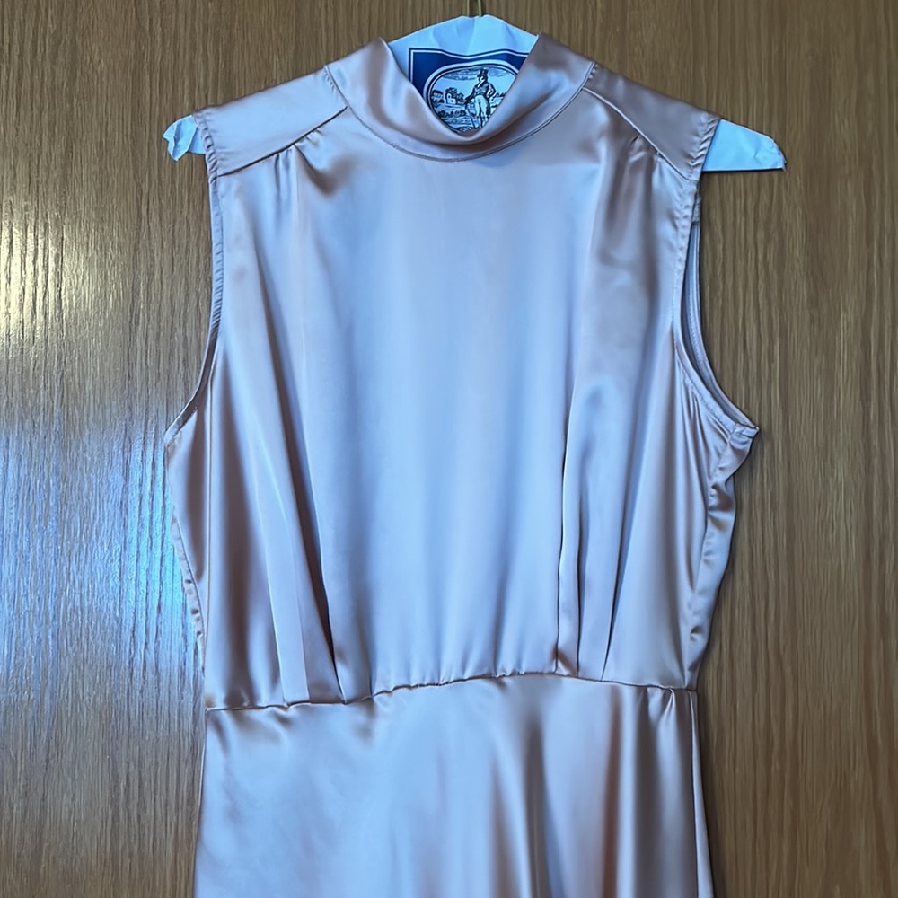 Dress - Picture 3 of 4